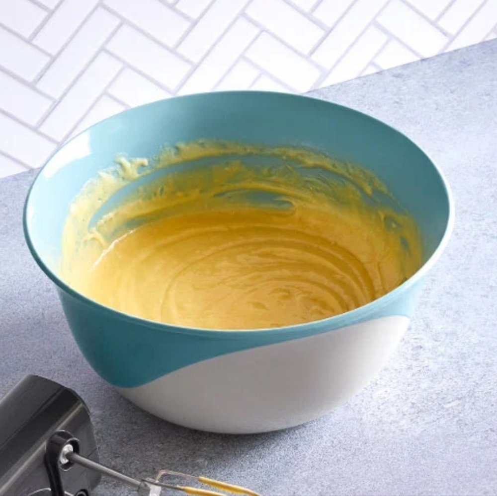 Pampered Chef Mixing Bowl